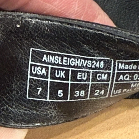 Vionic Women's Black Espadrille wedge Sandals like new - Picture 4 of 9